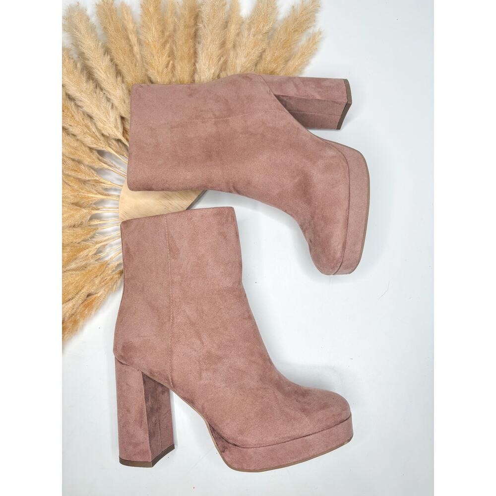 LC Lauren Conrad Blush Ankle Booties